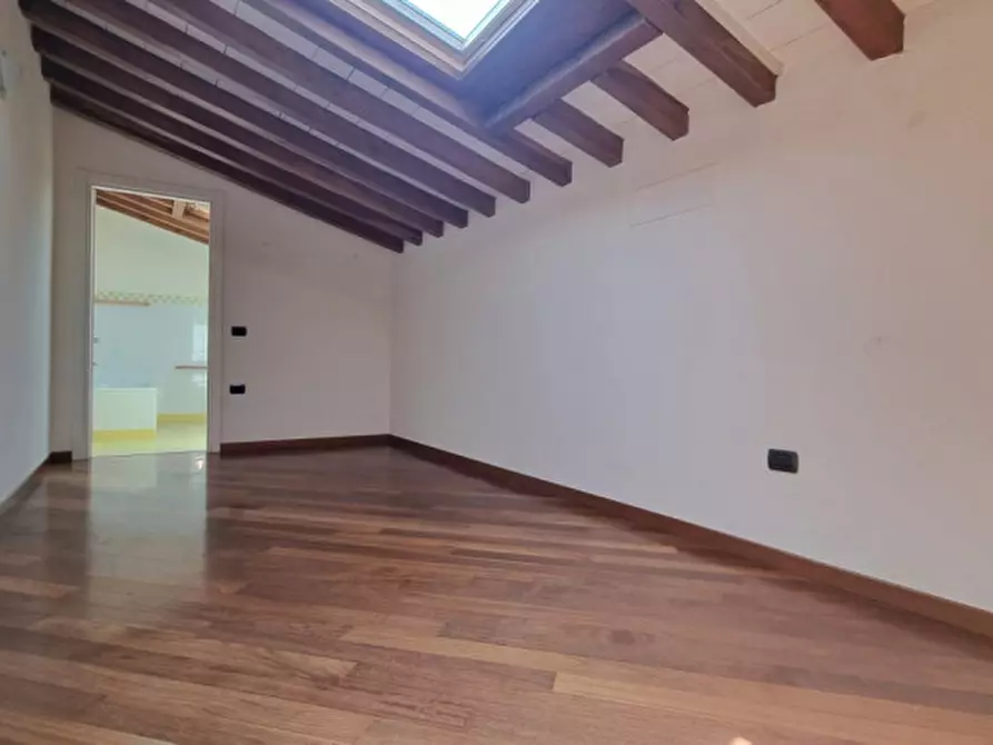 Immagine 3 di Appartamento in vendita  in PIAZZA MARTIRI a Carpi