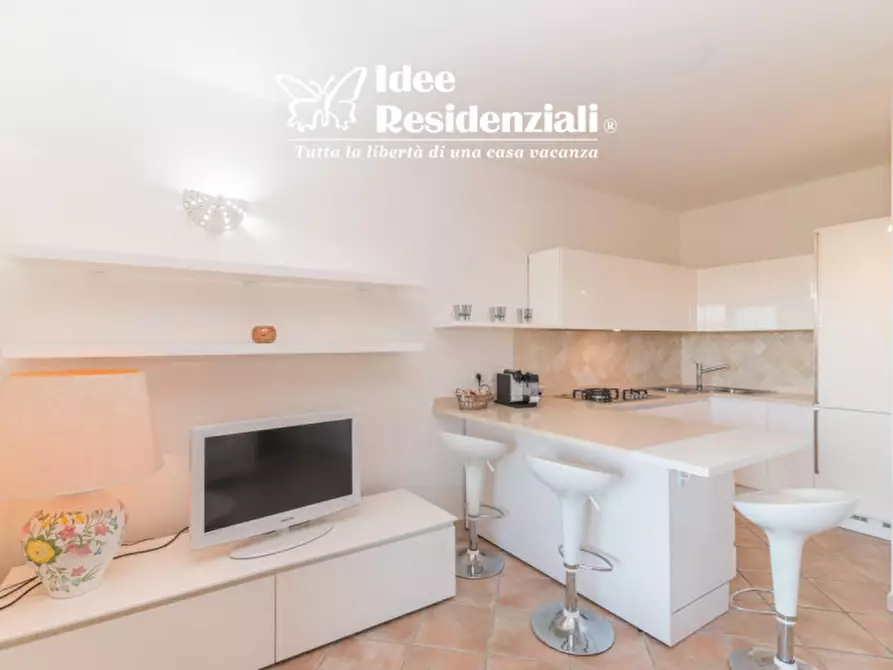 Immagine 1 di Appartamento in vendita  in via dell'iris a Golfo Aranci