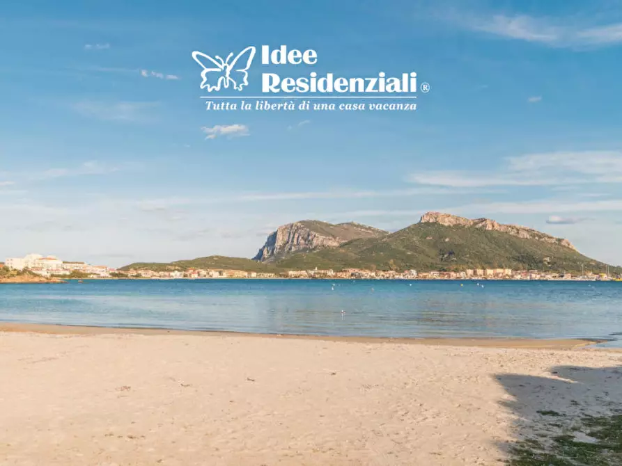 Immagine 4 di Appartamento in vendita  in via dell'iris a Golfo Aranci