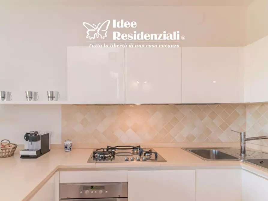 Immagine 8 di Appartamento in vendita  in via dell'iris a Golfo Aranci