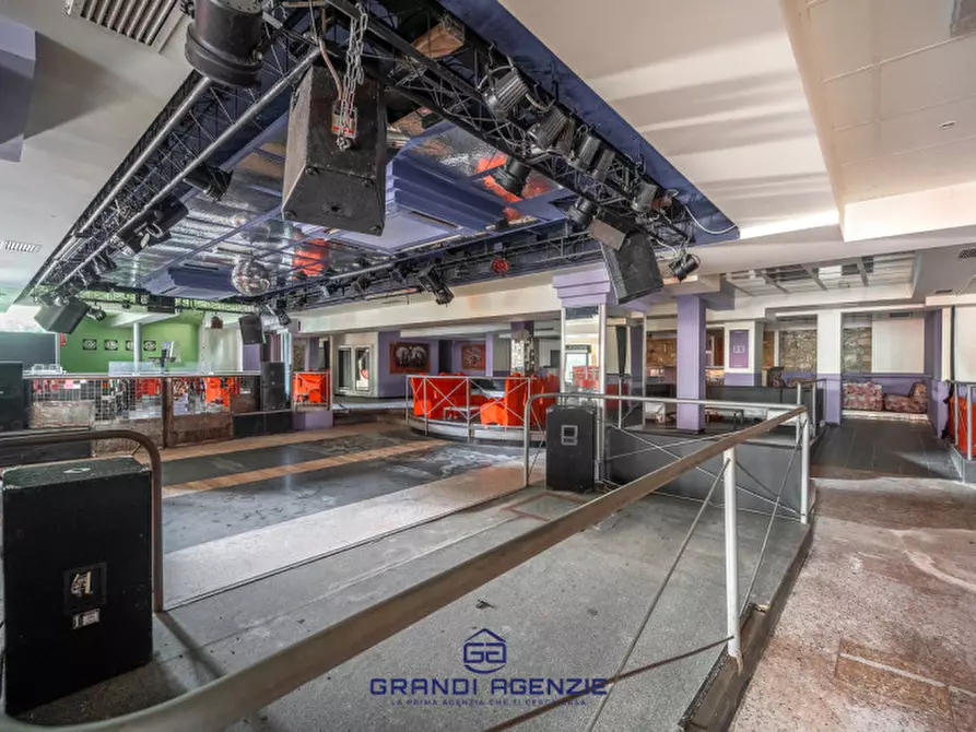 Immagine 11 di Palazzo in vendita  in Via Lago di Fimon, 11 a Arcugnano