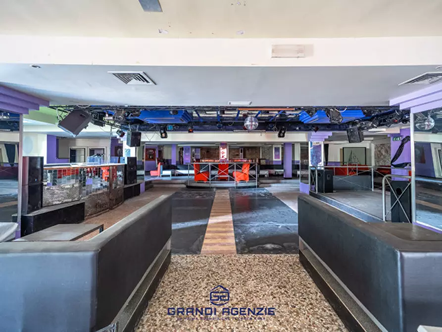 Immagine 12 di Palazzo in vendita  in Via Lago di Fimon, 11 a Arcugnano