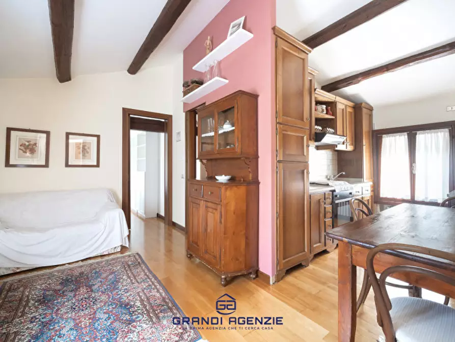 Immagine 18 di Palazzo in vendita  in Via Lago di Fimon, 11 a Arcugnano