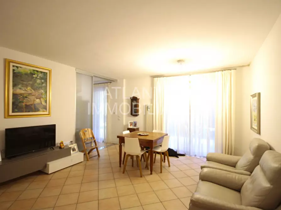 Immagine 1 di Appartamento in vendita  in viale Diaz a Riccione