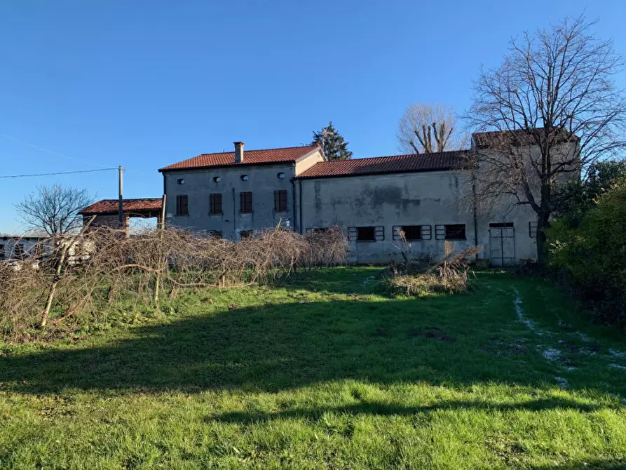 Immagine 4 di Rustico / casale in vendita  in Via Trieste a Piazzola Sul Brenta