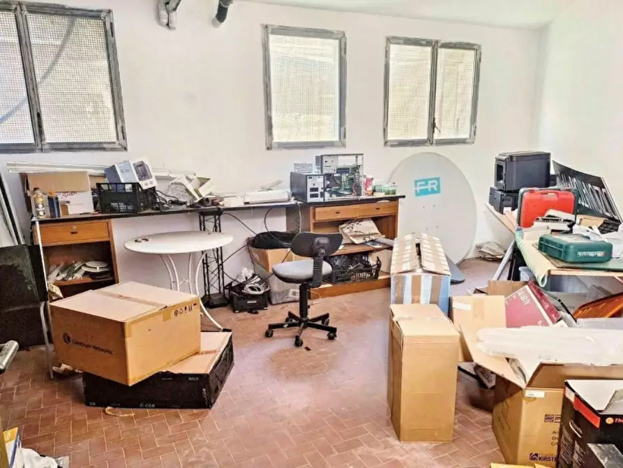 Immagine 1 di Magazzino in vendita  in Viale Orecchioni, 07021 Arzachena SS, Italia a Arzachena