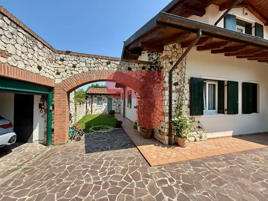 Immagine 3 di Casa indipendente in vendita  in Via la Fenice a Roncà