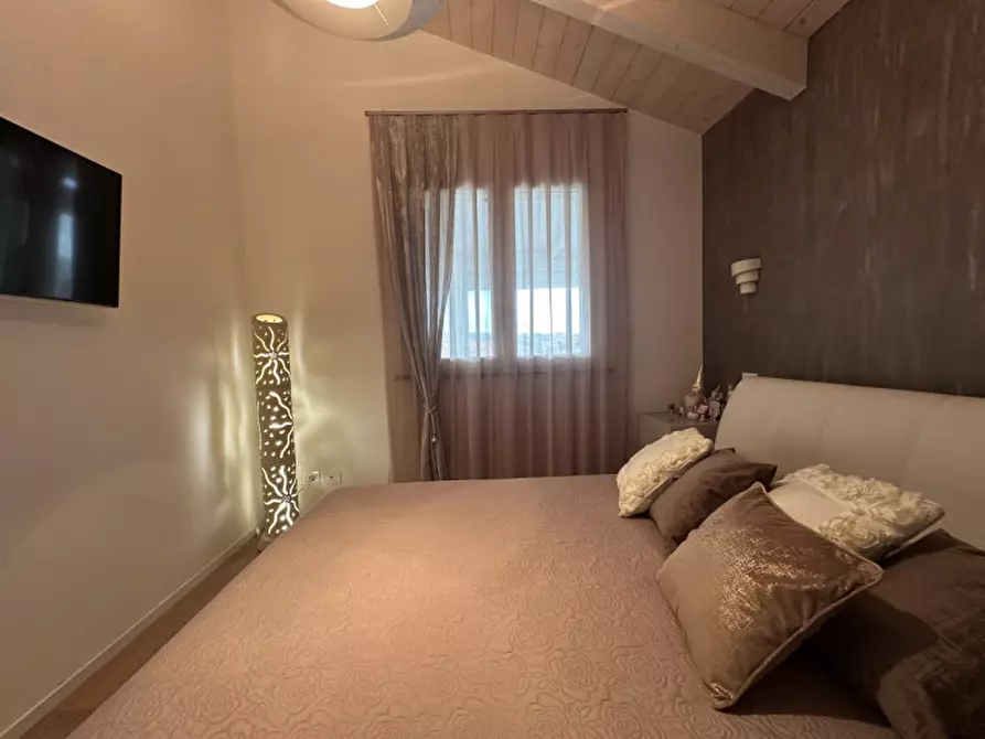 Immagine 8 di Attico in vendita  a Senigallia