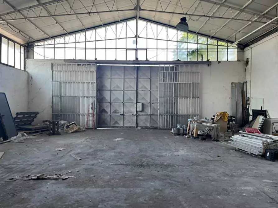 Immagine 1 di Capannone industriale in vendita  in Via della Maglianella a Roma