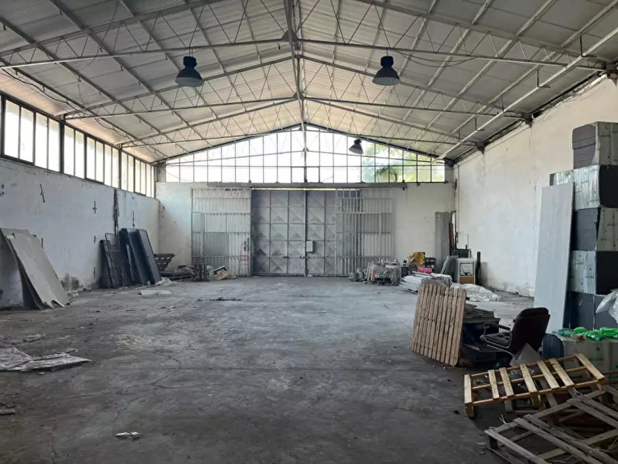 Immagine 19 di Capannone industriale in vendita  in Via della Maglianella a Roma