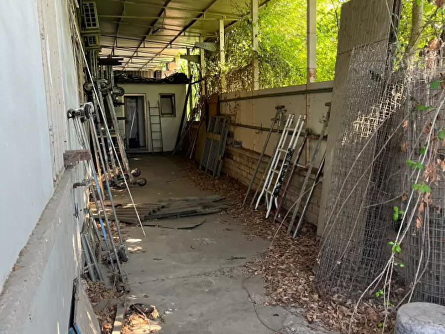 Immagine 26 di Capannone industriale in vendita  in Via della Maglianella a Roma