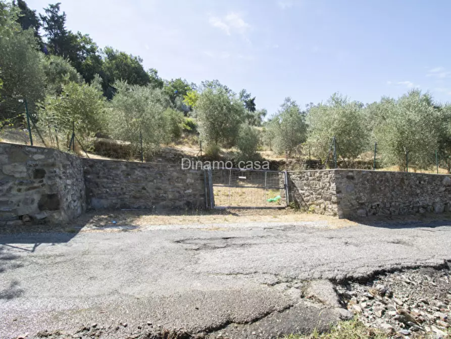 Immagine 21 di Terreno in vendita  a Prato