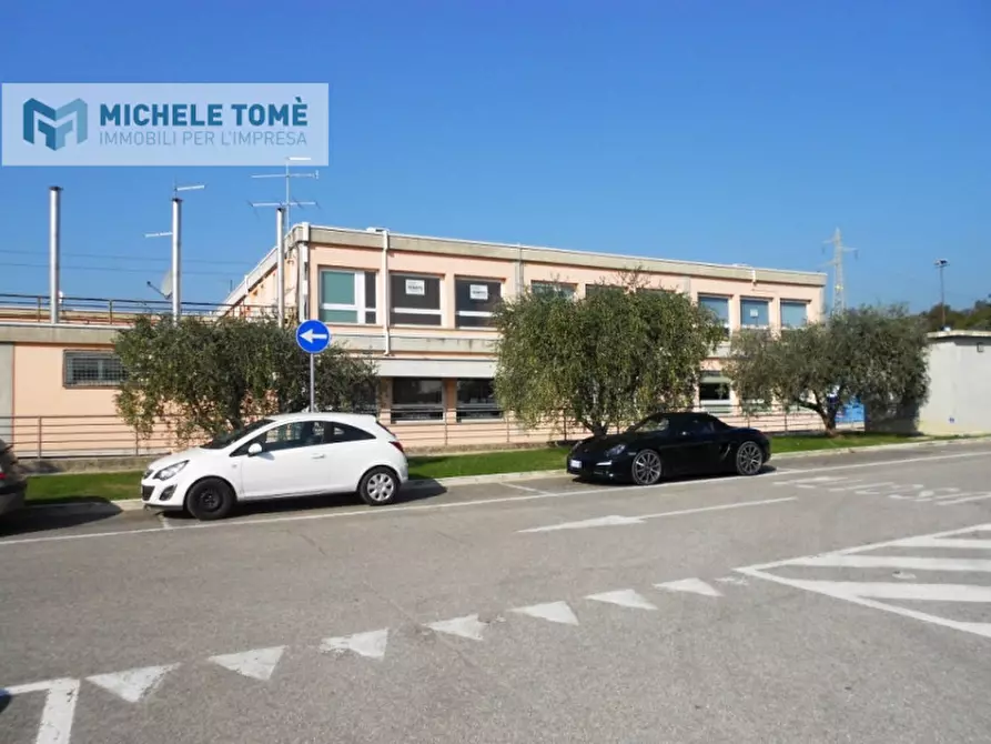 Immagine 2 di Negozio in vendita  in via pascoli a Affi