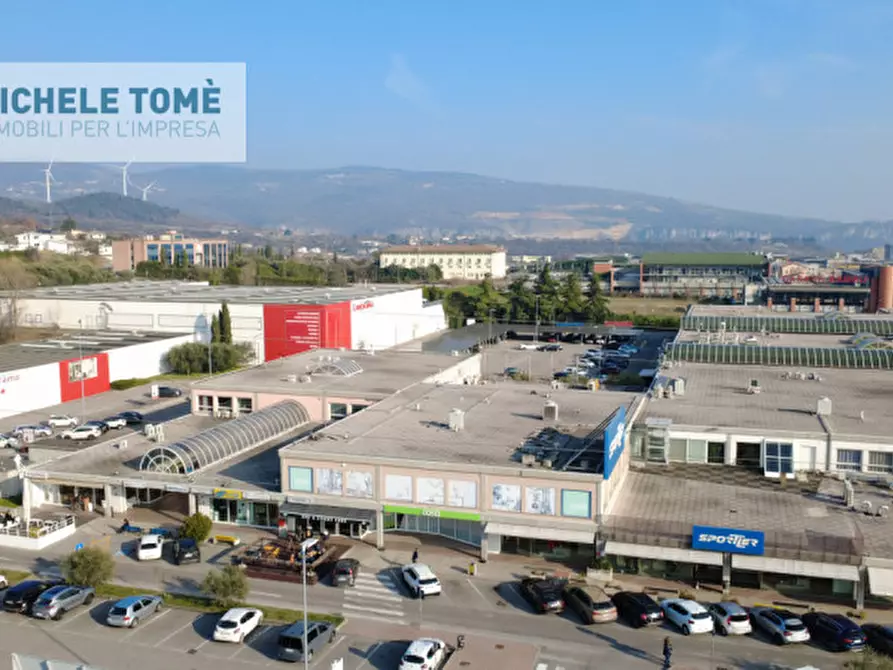 Immagine 8 di Negozio in vendita  in via pascoli a Affi