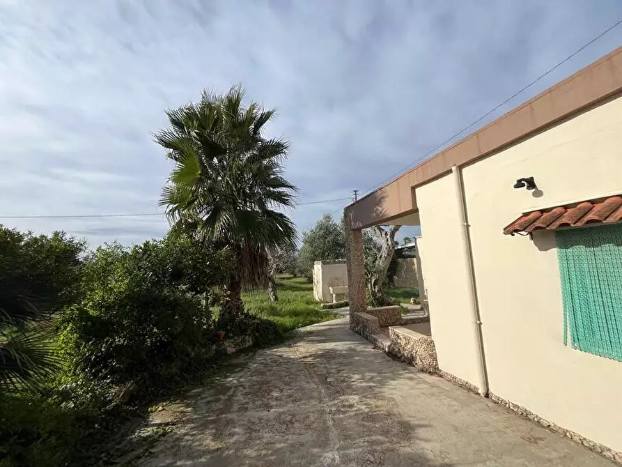 Immagine 5 di Villa in vendita  in SP 223 a Gallipoli