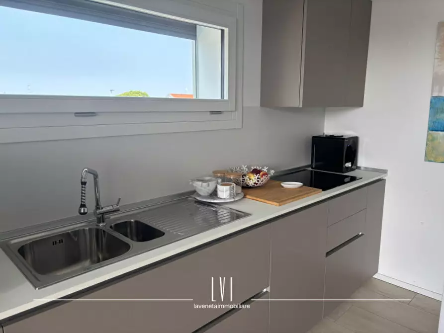 Immagine 11 di Appartamento in vendita  in via vincenzo monti 12 a Jesolo