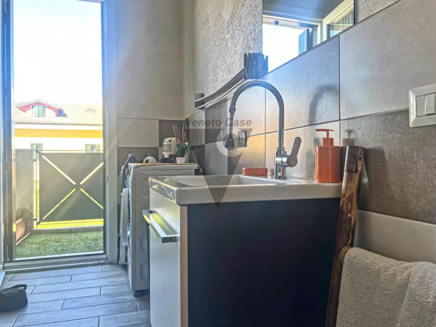 Immagine 22 di Appartamento in vendita  in Via Michelangelo Buonarroti 20 a Campagna Lupia