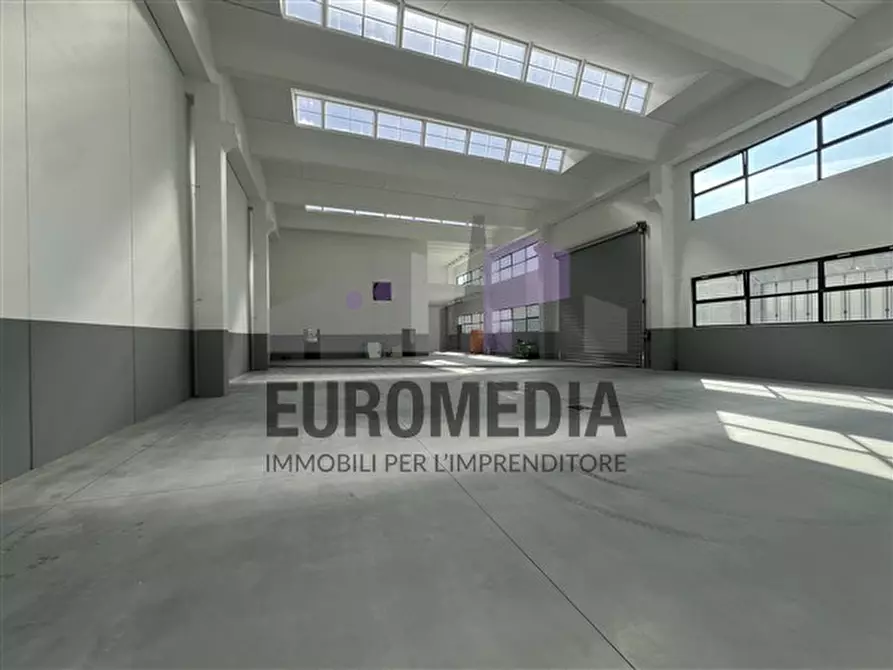Immagine 2 di Capannone industriale in affitto  in Via Giacomo Zanella a Montorso Vicentino