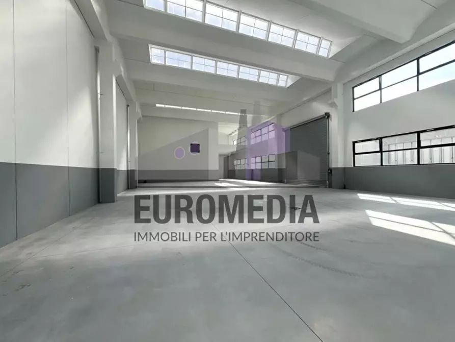 Immagine 2 di Capannone industriale in affitto  in Via Giacomo Zanella a Montorso Vicentino