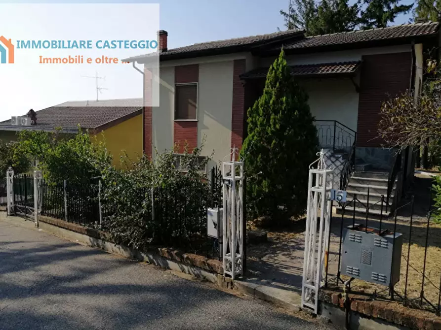 Immagine 3 di Villa in vendita  in Via Belvedere a Montalto Pavese