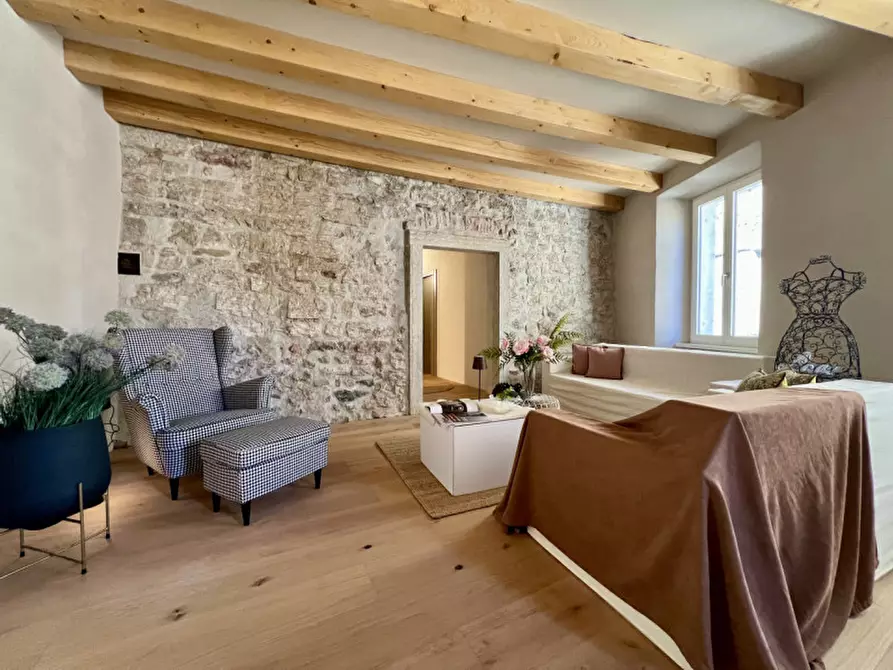 Immagine 8 di Appartamento in vendita  in Piazza del Duomo a Trento