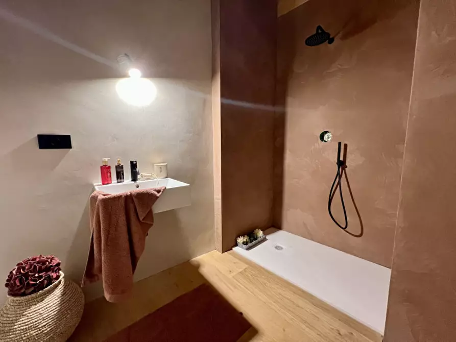 Immagine 19 di Appartamento in vendita  in Piazza del Duomo a Trento