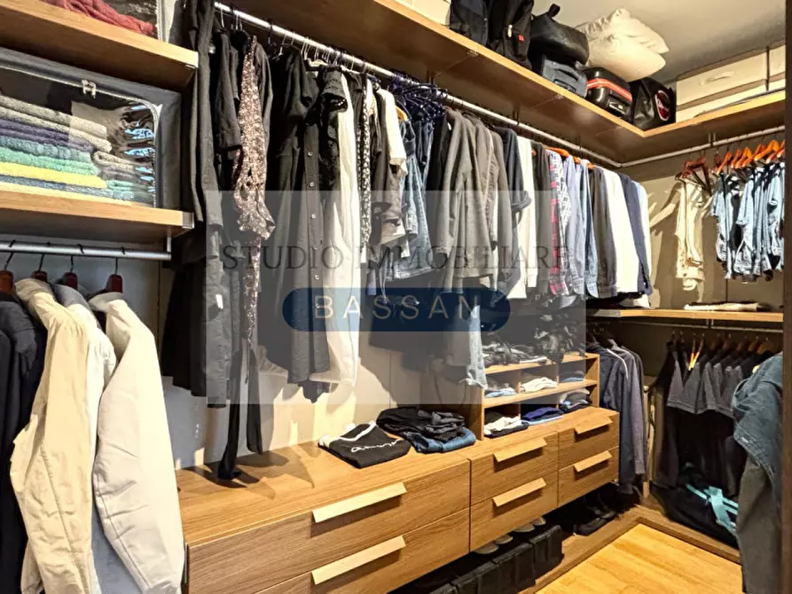 Immagine 14 di Appartamento in vendita  in Via Monte Leone  68 a Gallarate