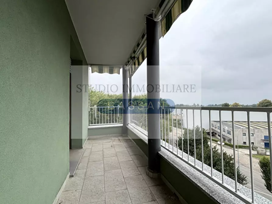 Immagine 15 di Appartamento in vendita  in Via Monte Leone  68 a Gallarate