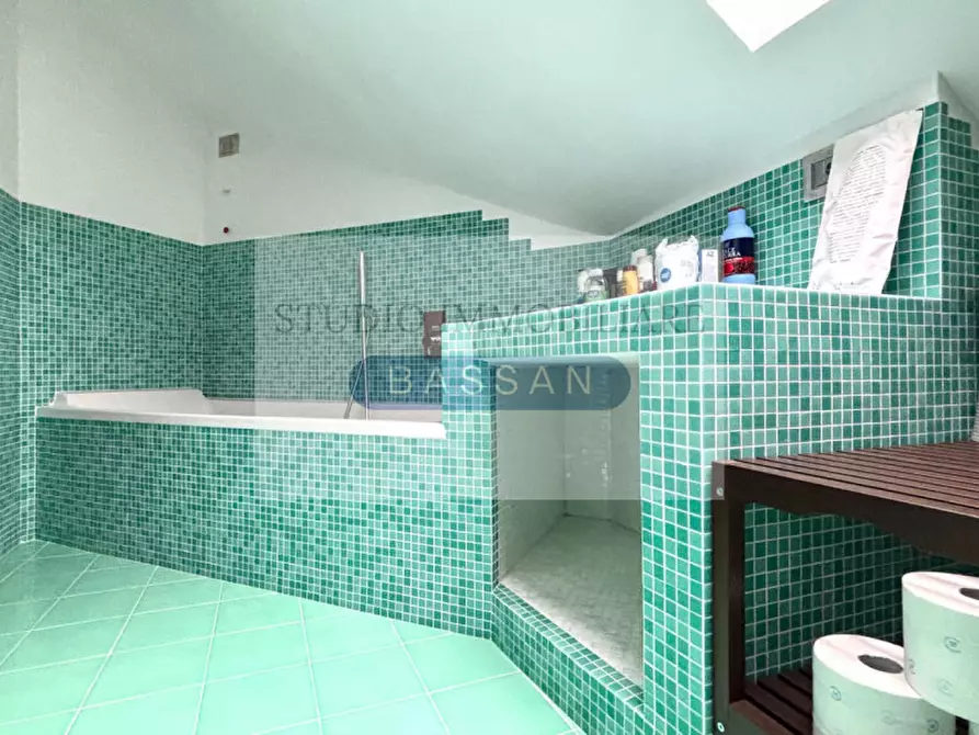 Immagine 24 di Appartamento in vendita  in Via Monte Leone  68 a Gallarate