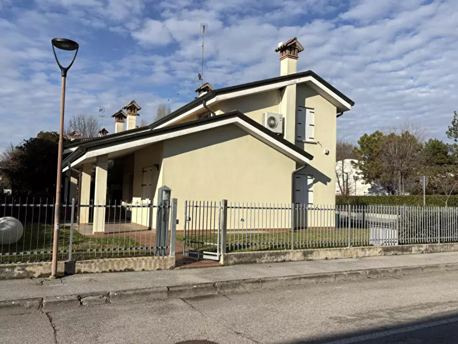 Immagine 5 di Villa in vendita  in Via Orlando Cesare a Battaglia Terme