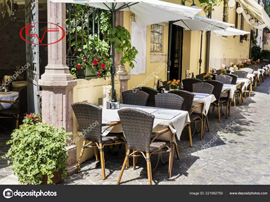 Immagine 1 di Attività commerciale in vendita  in centro a Montevarchi