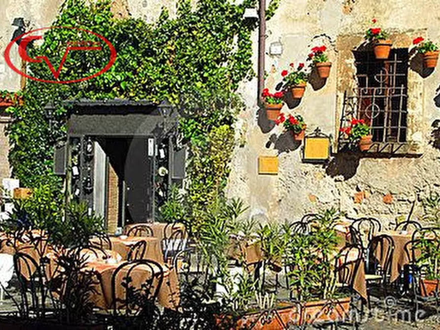 Immagine 2 di Attività commerciale in vendita  in centro a Montevarchi