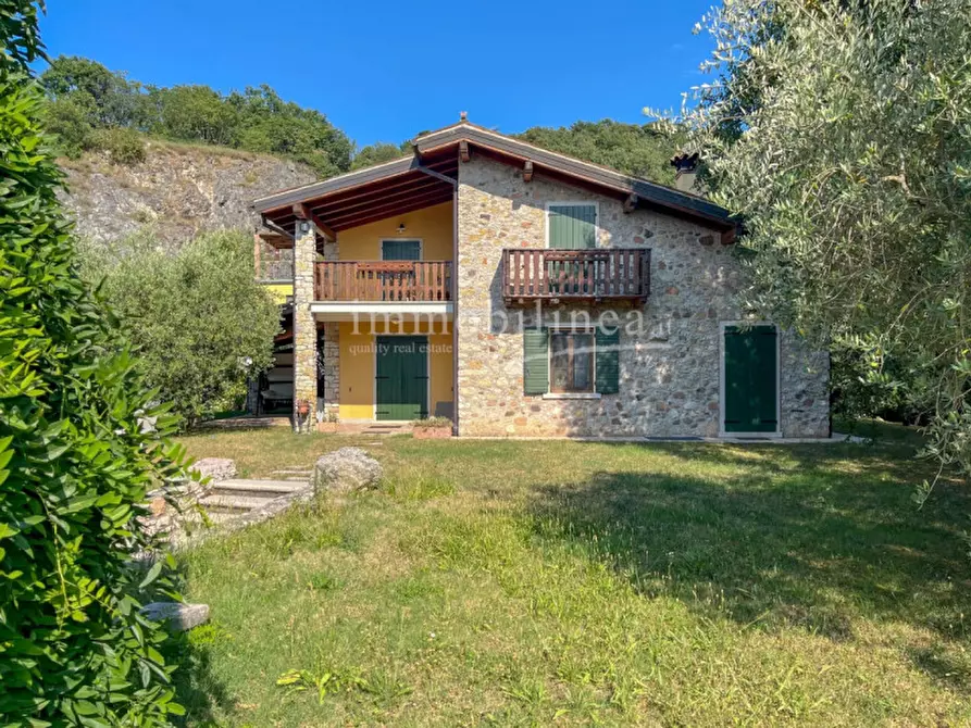Immagine 6 di Villa in vendita  in Via Volpara a Torri Del Benaco