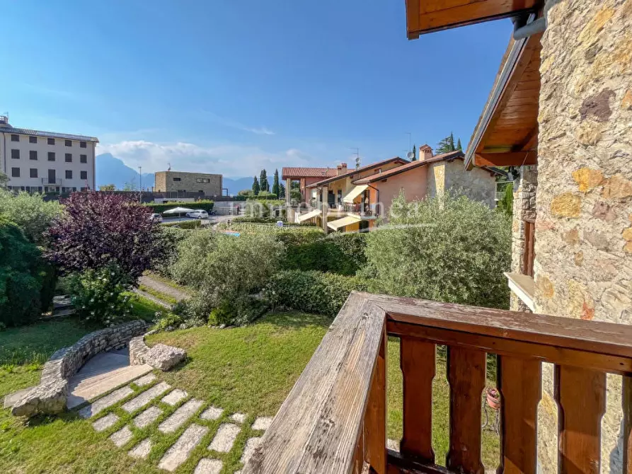 Immagine 9 di Villa in vendita  in Via Volpara a Torri Del Benaco