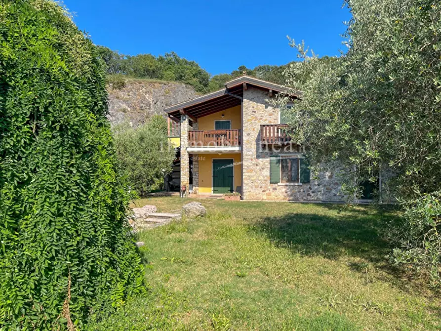 Immagine 15 di Villa in vendita  in Via Volpara a Torri Del Benaco