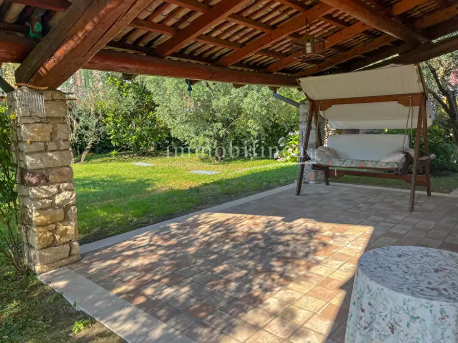 Immagine 17 di Villa in vendita  in Via Volpara a Torri Del Benaco
