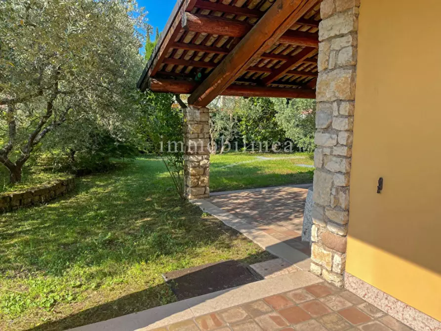 Immagine 20 di Villa in vendita  in Via Volpara a Torri Del Benaco