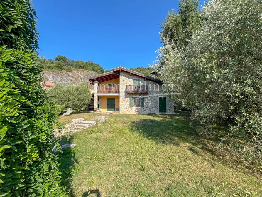 Immagine 27 di Villa in vendita  in Via Volpara a Torri Del Benaco