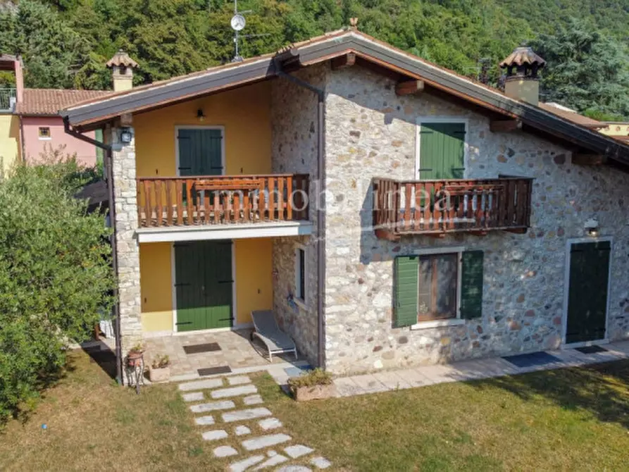 Immagine 30 di Villa in vendita  in Via Volpara a Torri Del Benaco