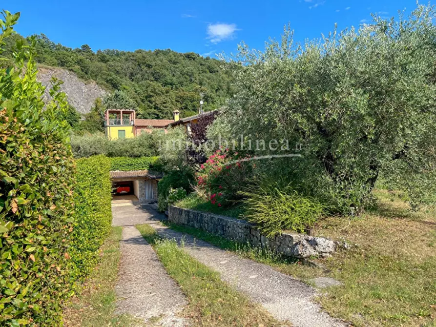 Immagine 31 di Villa in vendita  in Via Volpara a Torri Del Benaco