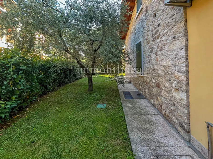 Immagine 33 di Villa in vendita  in Via Volpara a Torri Del Benaco