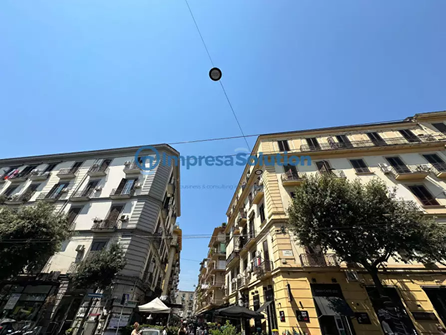 Immagine 3 di Negozio in vendita  in Via Benedetto Cairoli a Napoli