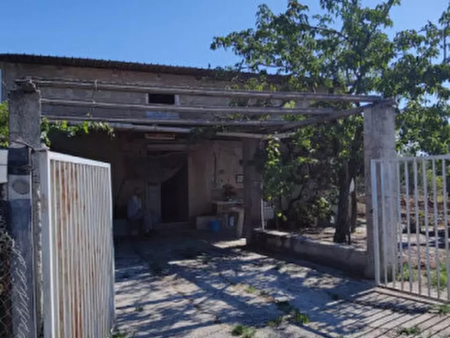 Immagine 3 di Rustico / casale in vendita  in Via Pian del Vicario a Eboli