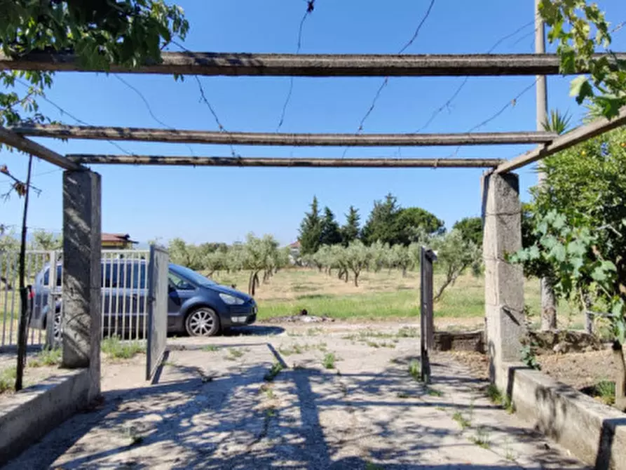 Immagine 6 di Rustico / casale in vendita  in Via Pian del Vicario a Eboli