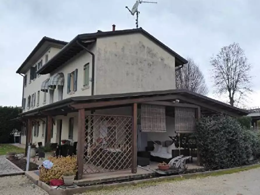 Immagine 2 di Casa indipendente in vendita  in Via Menare', 60 a Conegliano