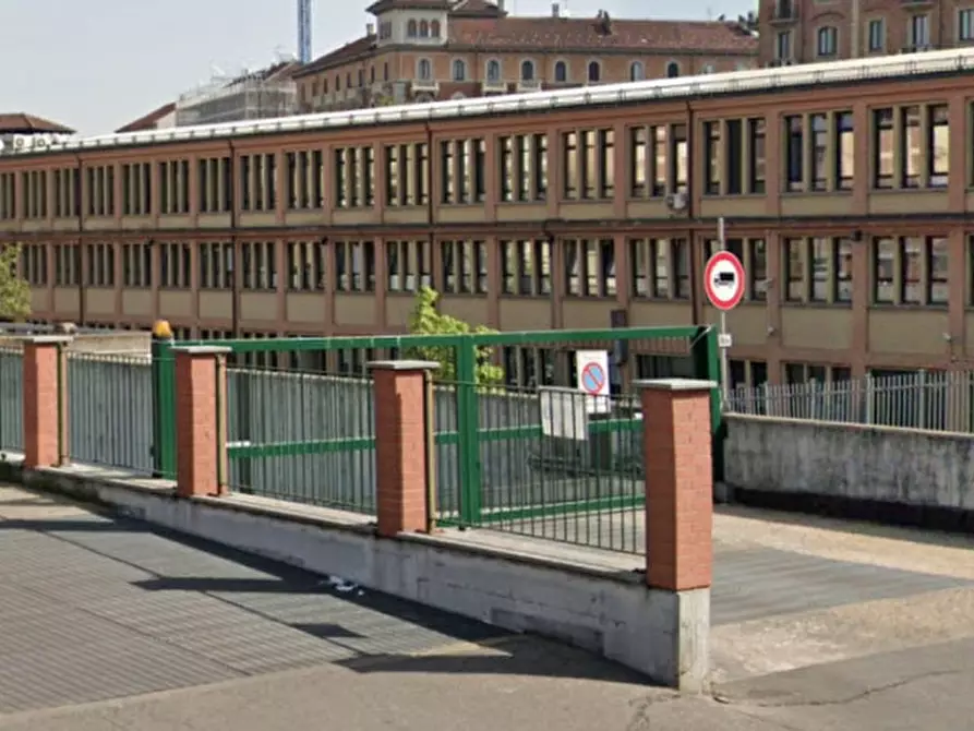 Immagine 1 di Garage in vendita  in VIA ENVIE 8/A a Torino