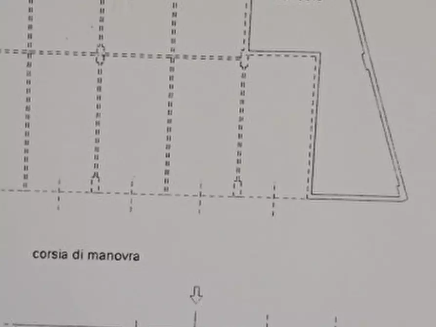 Immagine 3 di Garage in vendita  in VIA ENVIE 8/A a Torino