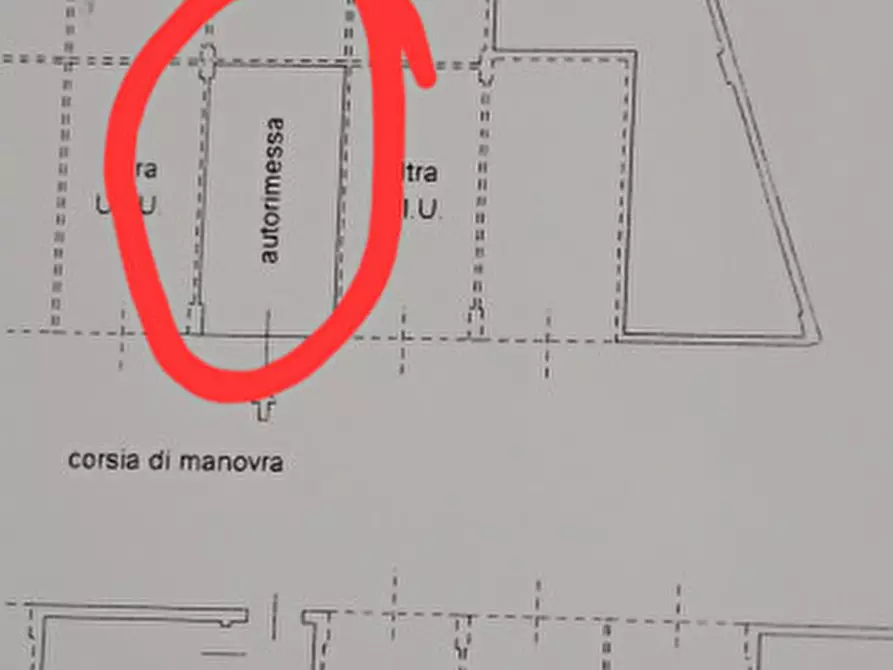 Immagine 4 di Garage in vendita  in VIA ENVIE 8/A a Torino