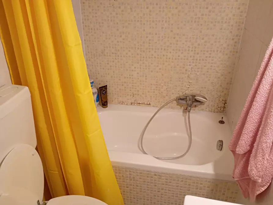 Immagine 9 di Appartamento in affitto  in Via Nardones 33 a Napoli