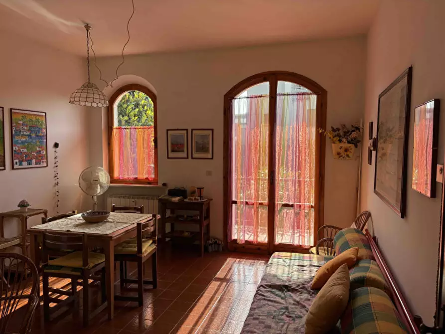 Immagine 5 di Appartamento in vendita  a Peschiera Del Garda